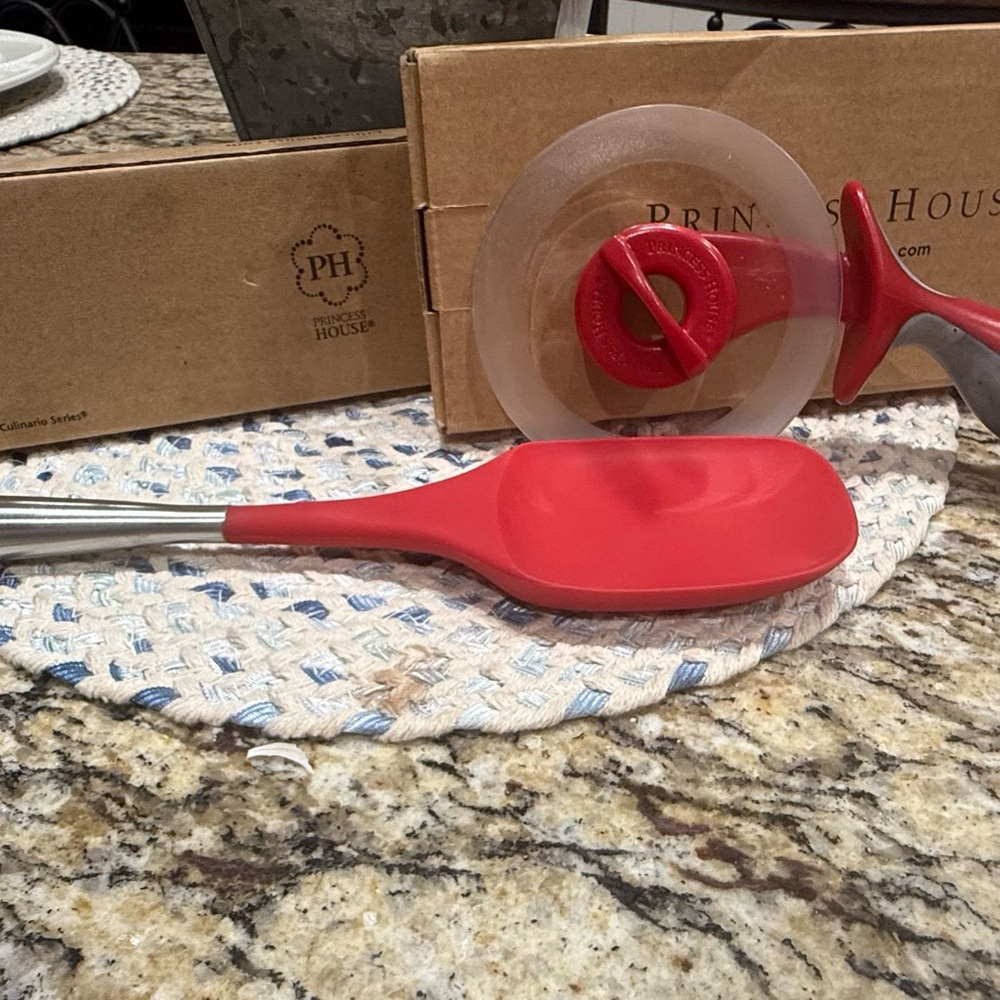 Princess House Red Serving Utensil Set